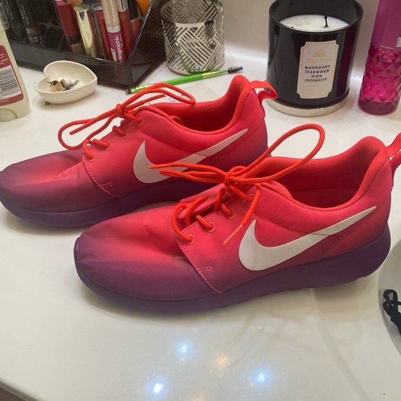 NIKE Roshe sneaker! - Picture 4 of 4